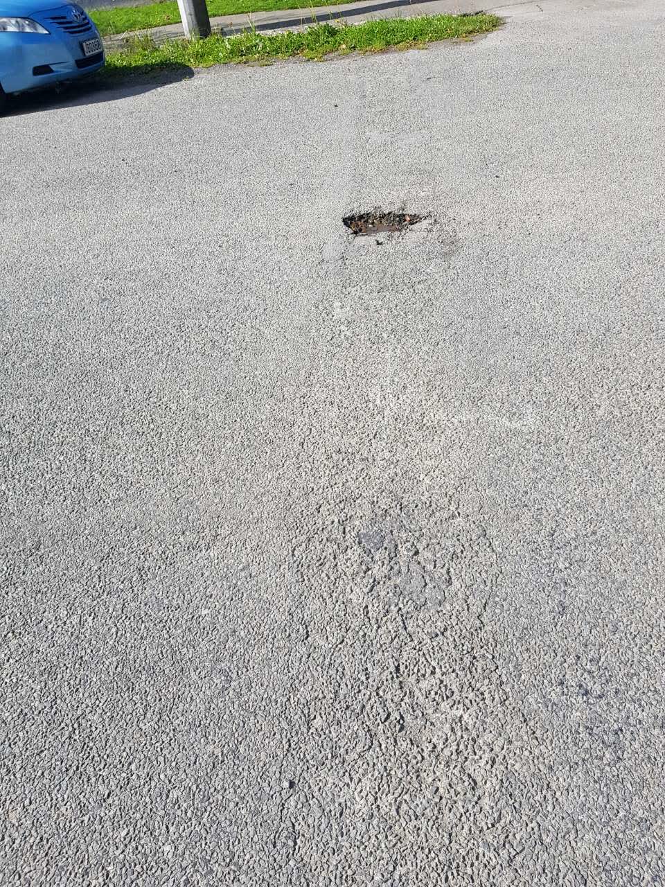 The photograph attached to this roading/streets report