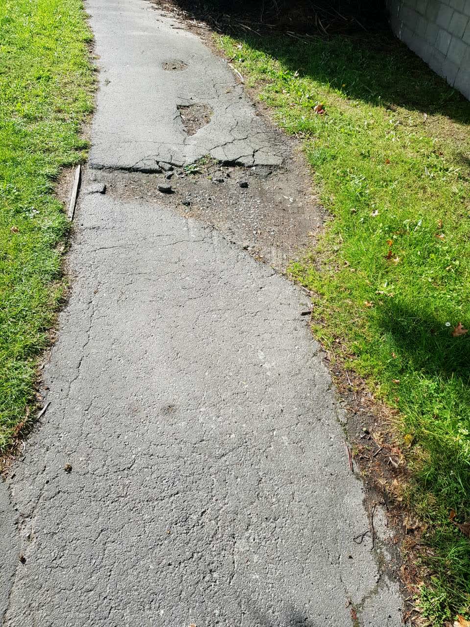 The photograph attached to this roading/streets report