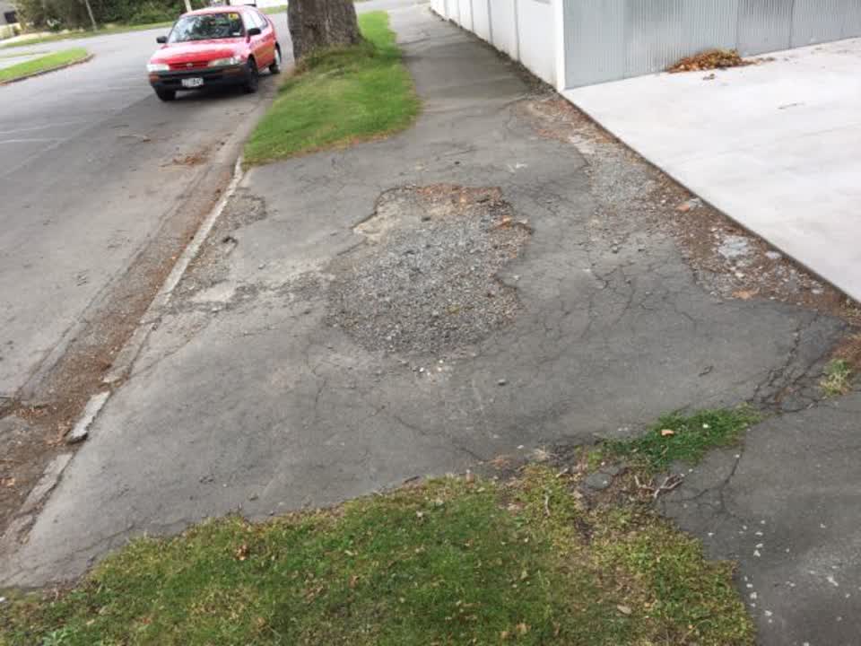 The photograph attached to this roading/streets report