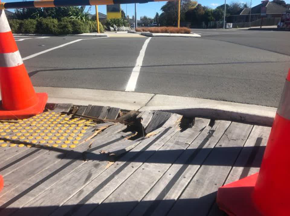 The photograph attached to this roading/streets report