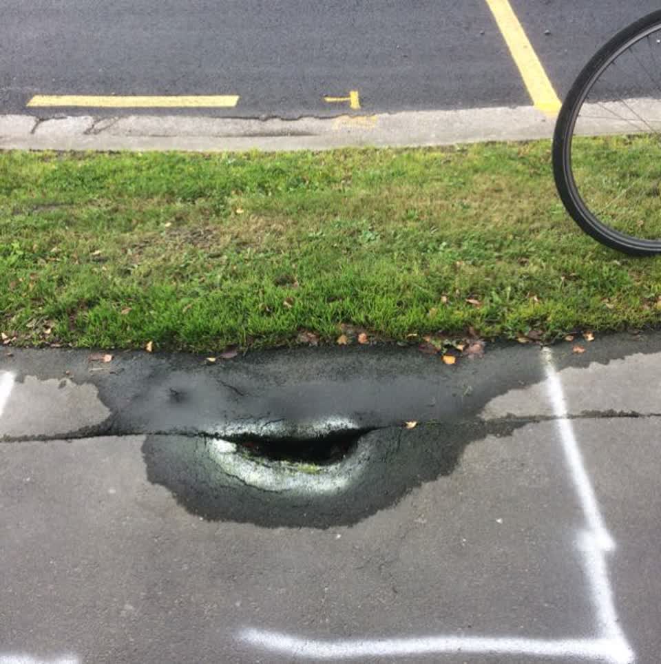 The photograph attached to this roading/streets report