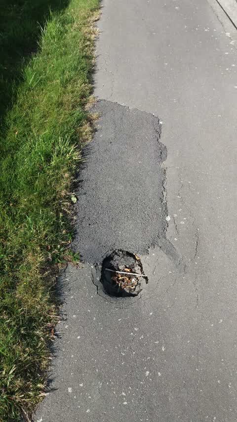 Roading/Streets, a report photo