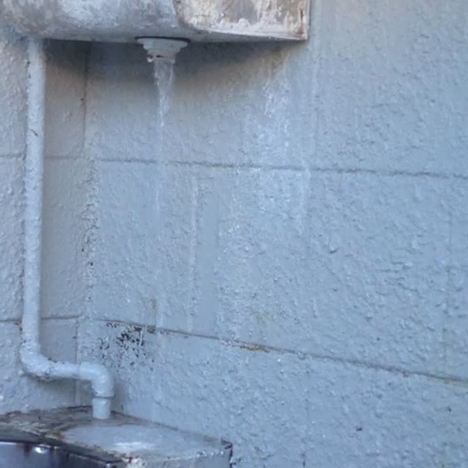 The photograph attached to this water supply report