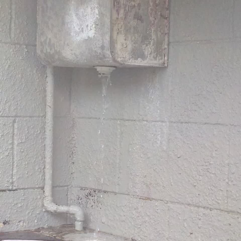 The photograph attached to this water supply report