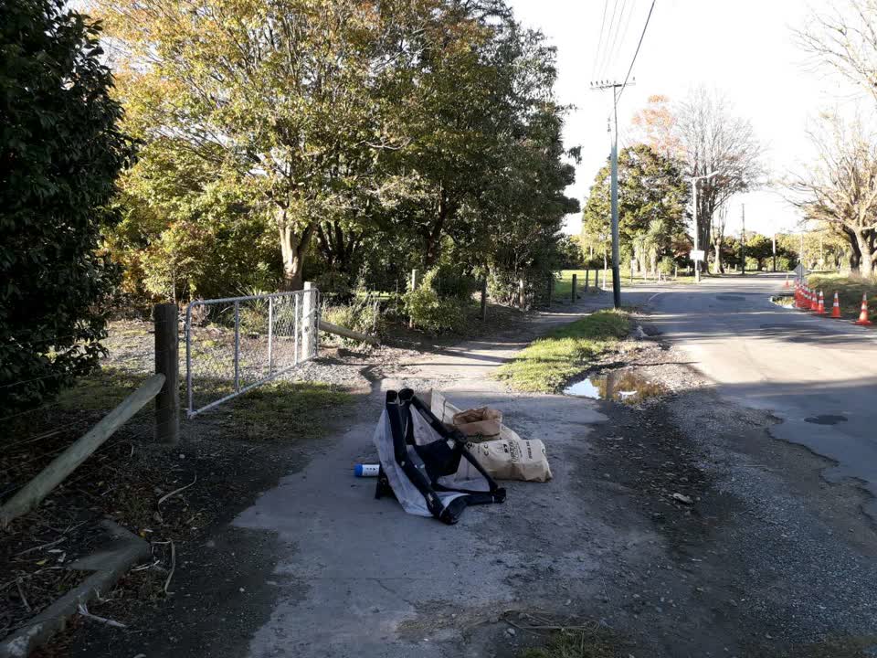 The photograph attached to this rubbish/recycling report