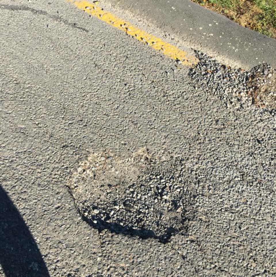 The photograph attached to this roading/streets report