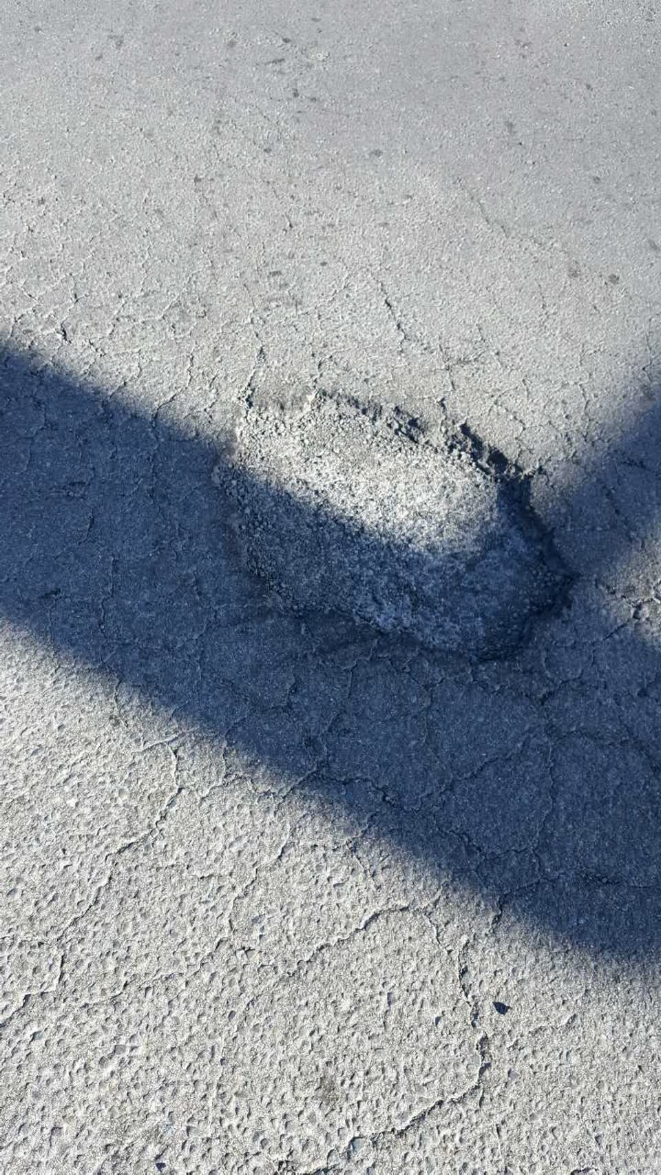 The photograph attached to this roading/streets report
