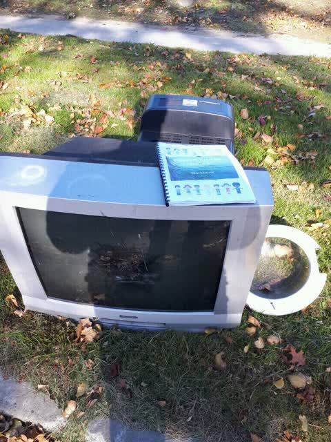 Rubbish/Recycling, a report photo