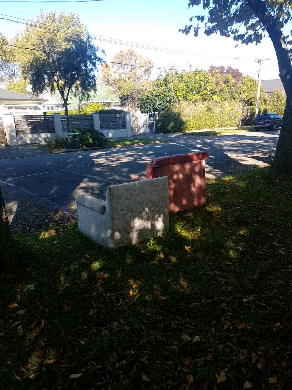 The photograph attached to this rubbish/recycling report