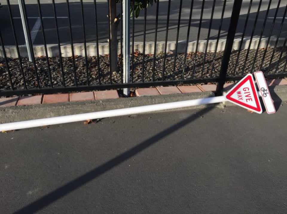 The photograph attached to this roading/streets report