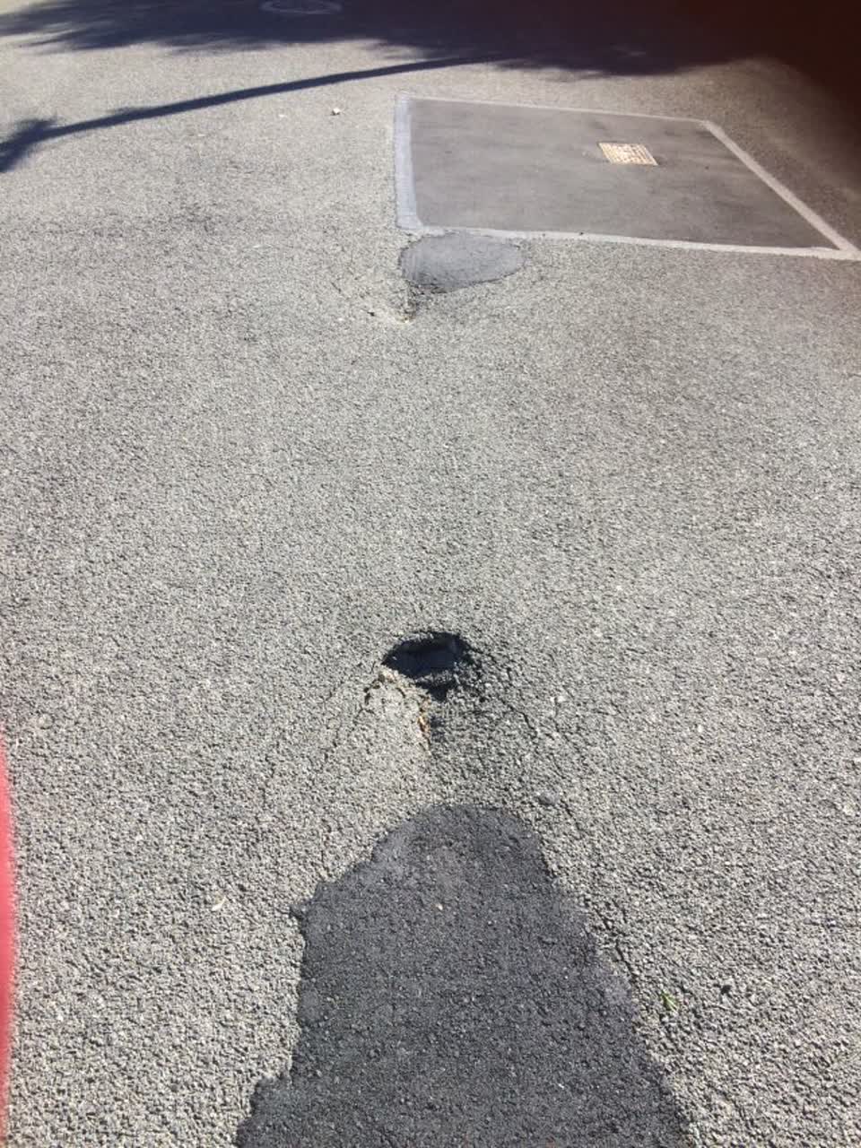The photograph attached to this roading/streets report