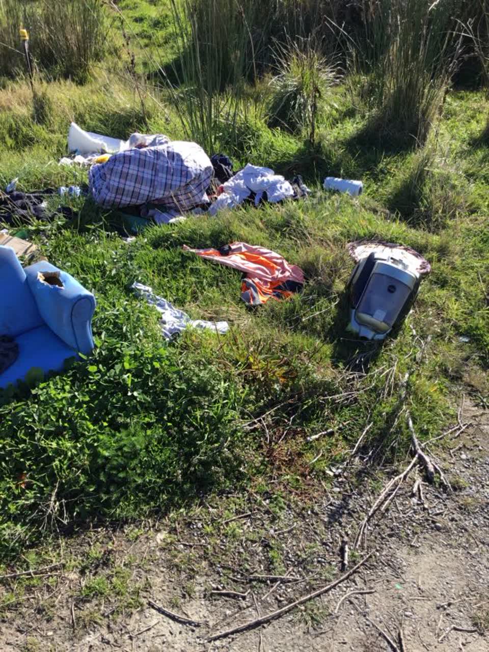 The photograph attached to this rubbish/recycling report