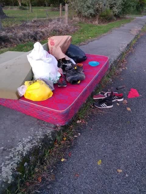 Rubbish/Recycling, a report photo