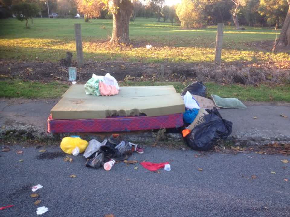 The photograph attached to this rubbish/recycling report