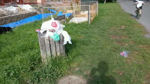 Rubbish/Recycling, a report photo