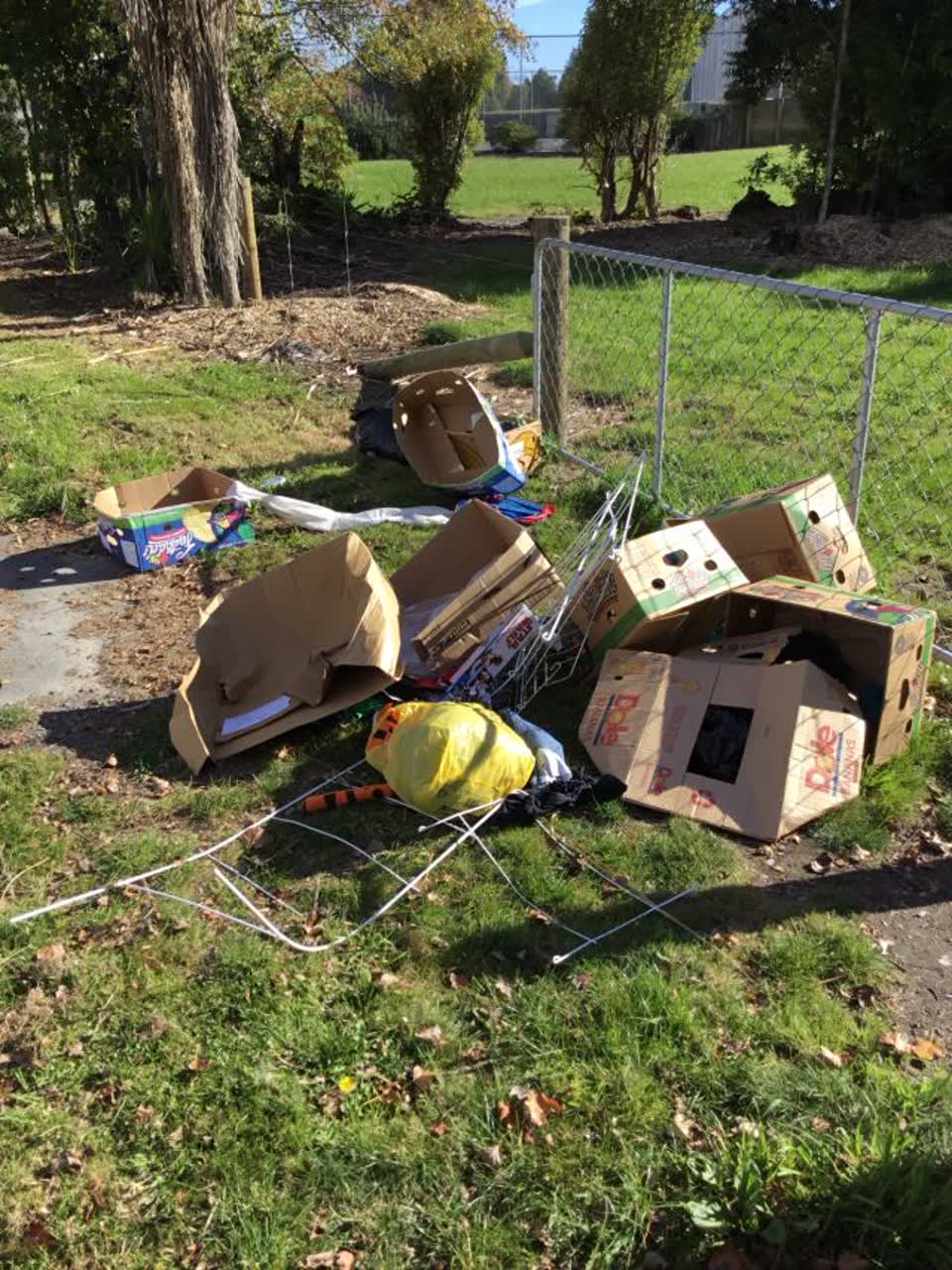 The photograph attached to this rubbish/recycling report