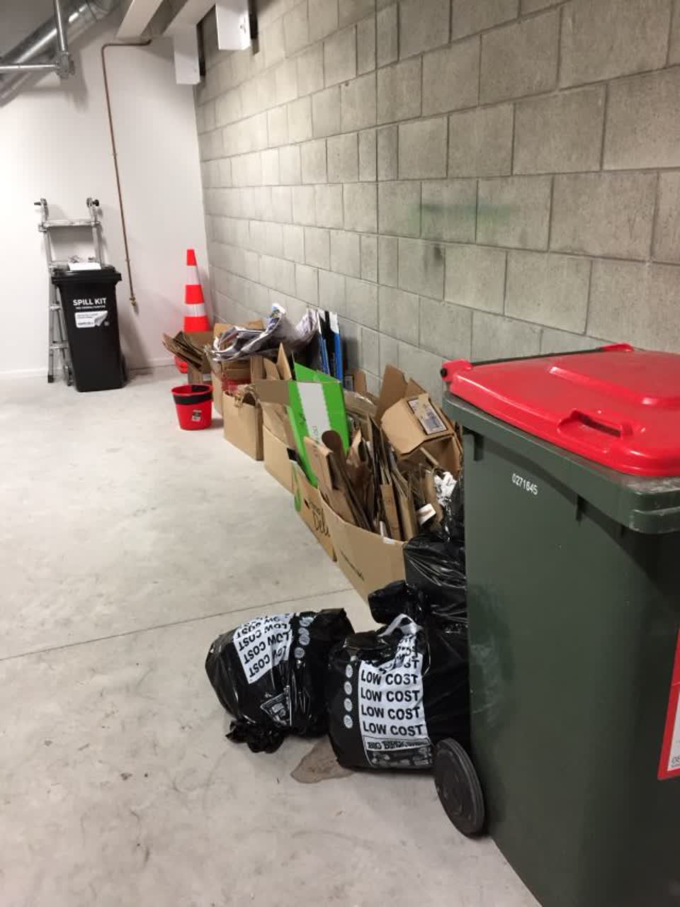 The photograph attached to this rubbish/recycling report