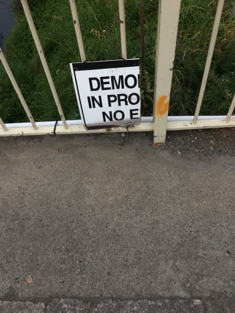 The photograph attached to this roading/streets report