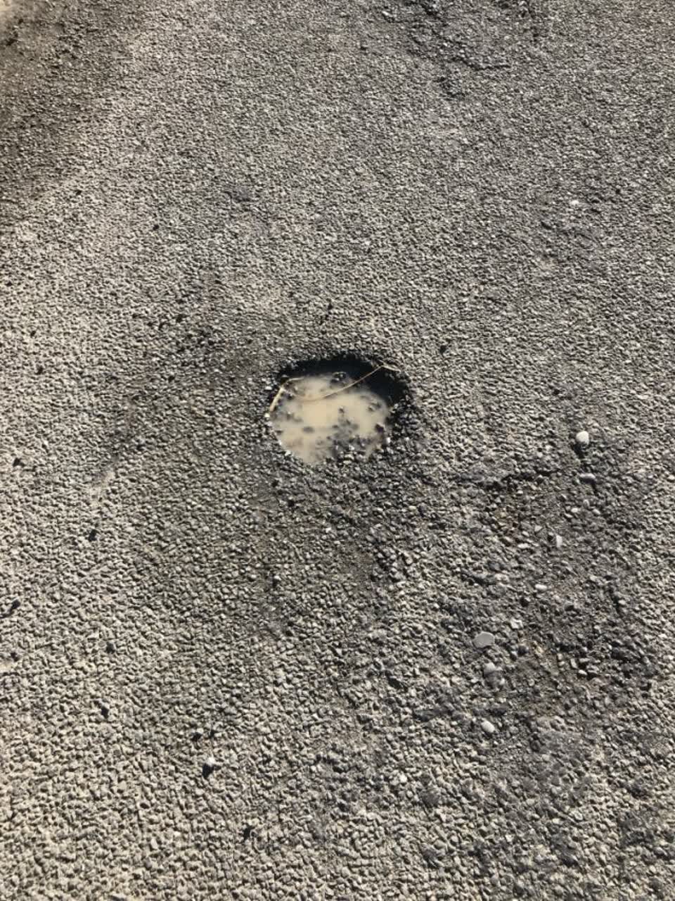 The photograph attached to this roading/streets report