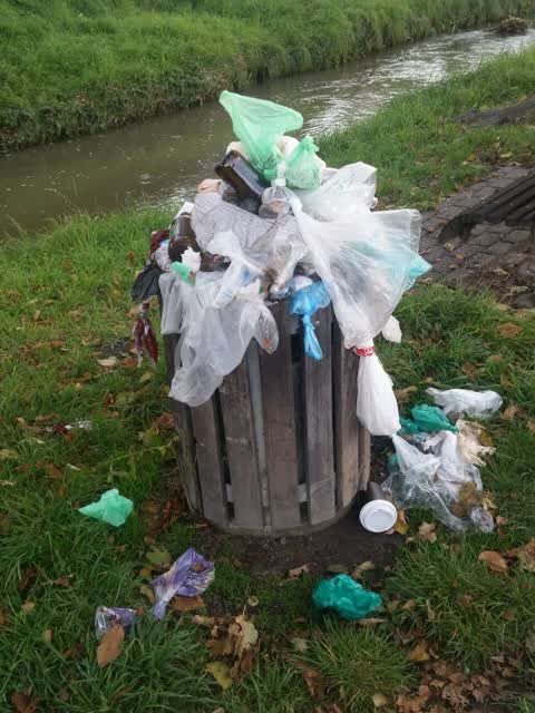 Rubbish/Recycling, a report photo