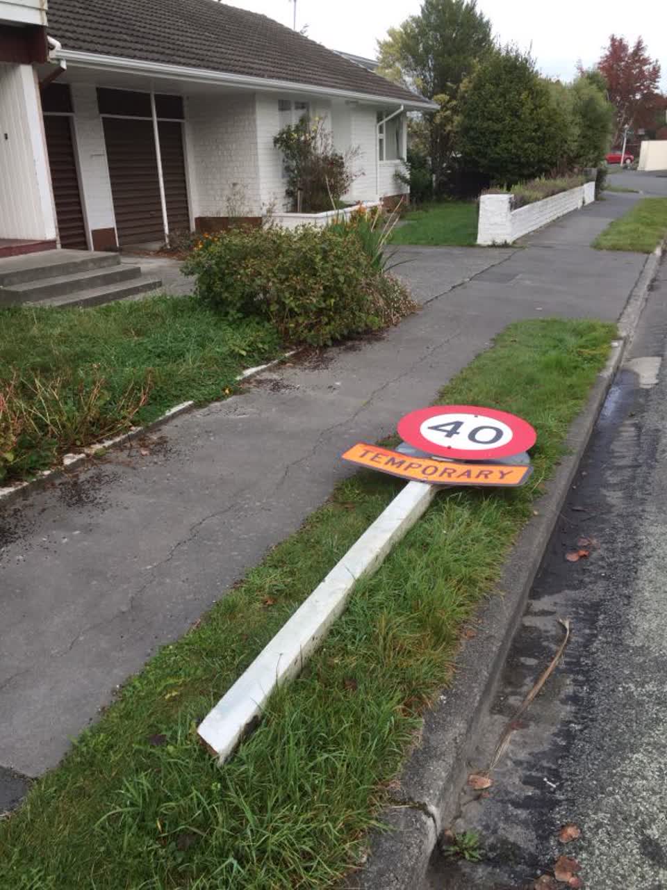 The photograph attached to this roading/streets report