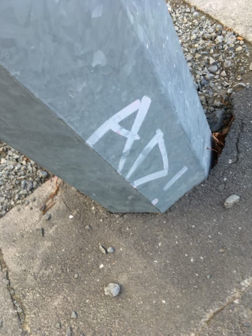 The photograph attached to this graffiti report