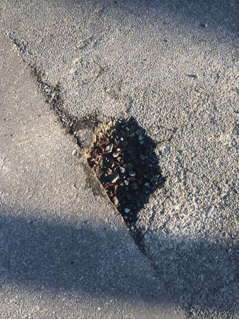 The photograph attached to this roading/streets report
