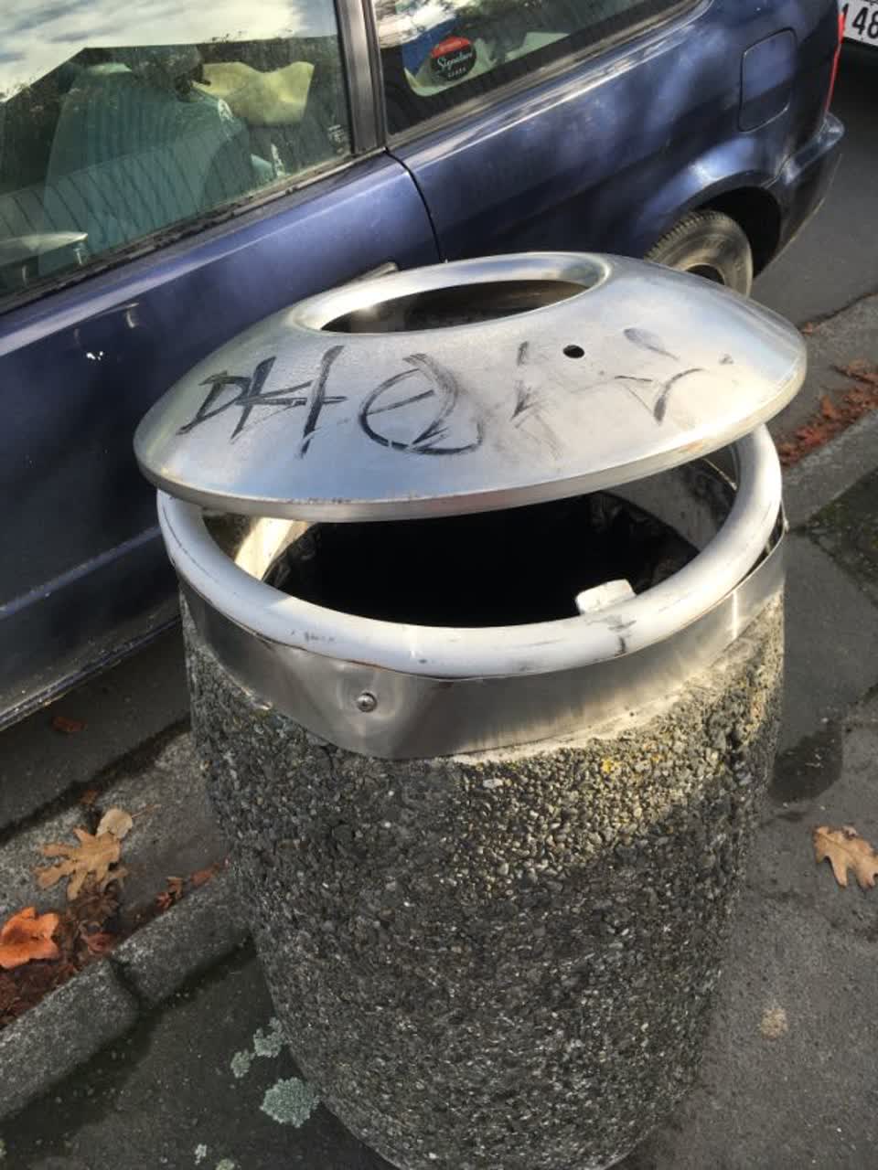 The photograph attached to this graffiti report