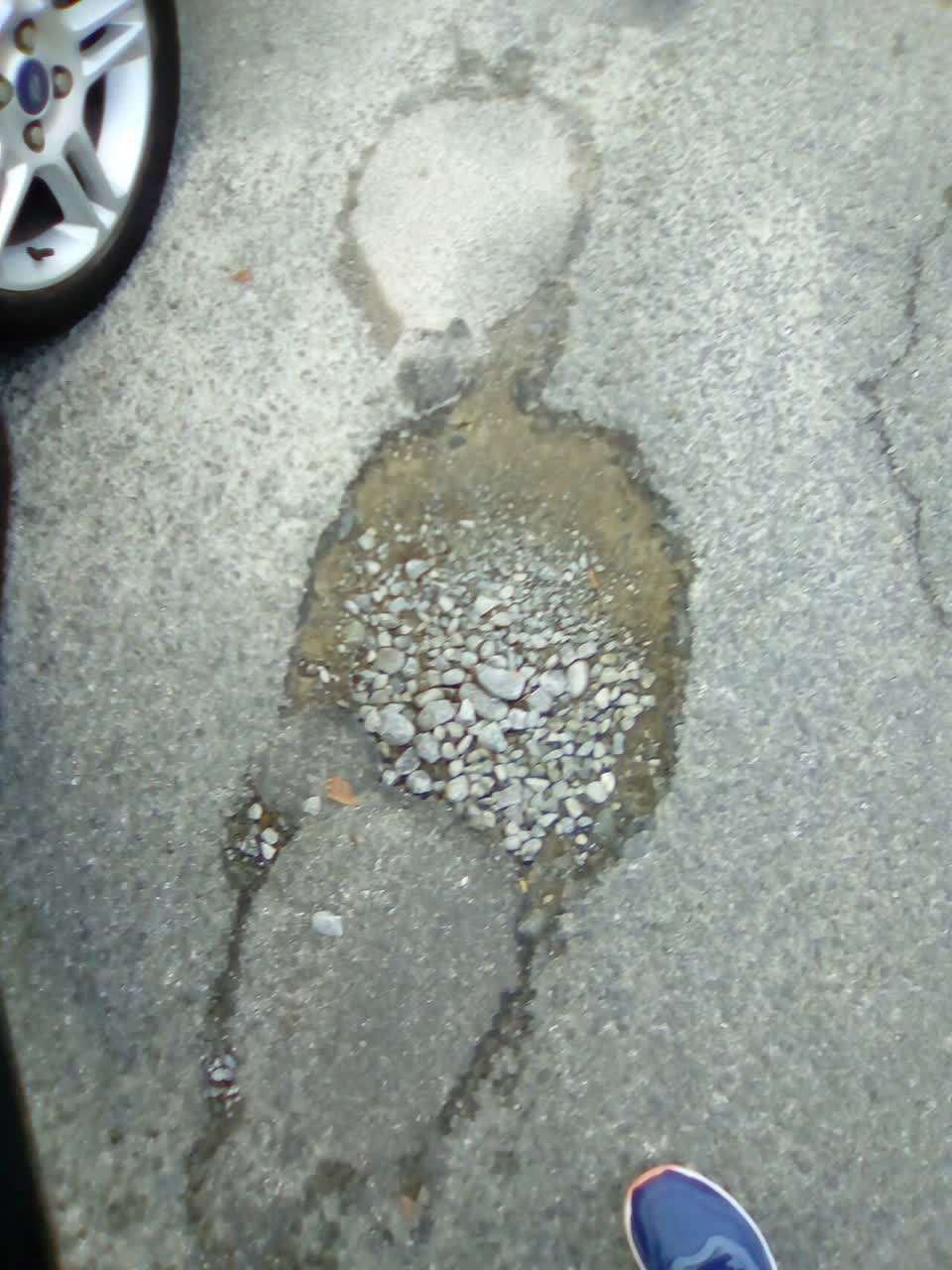 The photograph attached to this roading/streets report