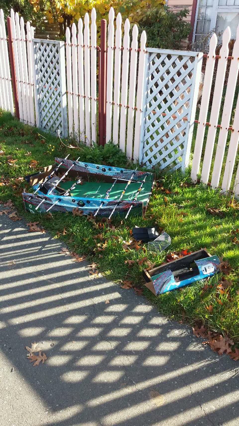 The photograph attached to this rubbish/recycling report
