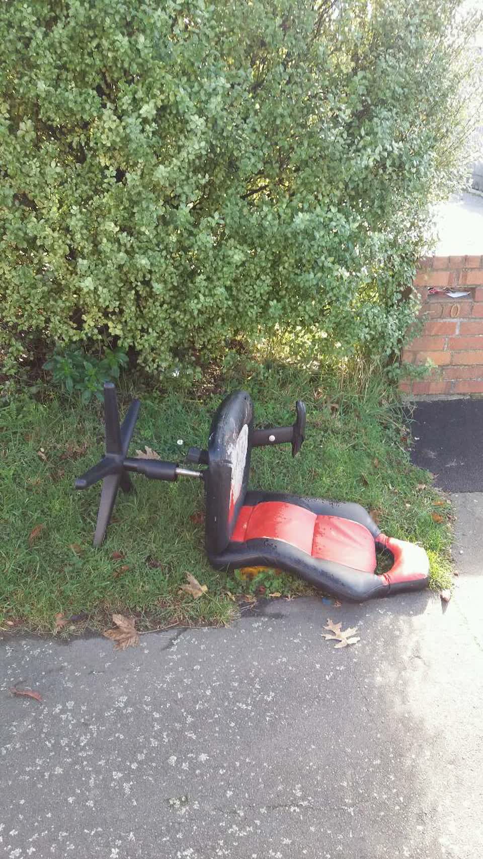 The photograph attached to this rubbish/recycling report