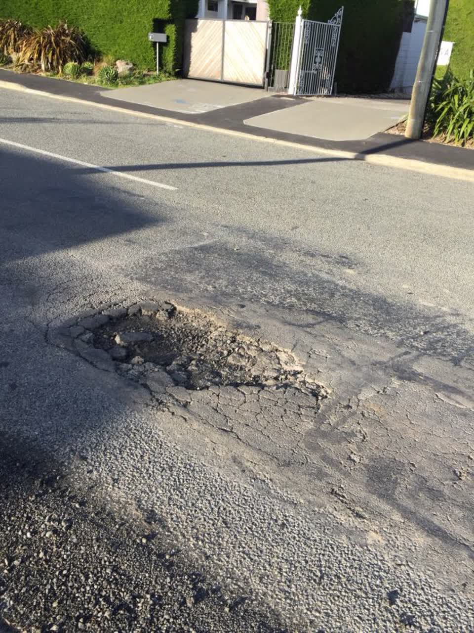 The photograph attached to this roading/streets report