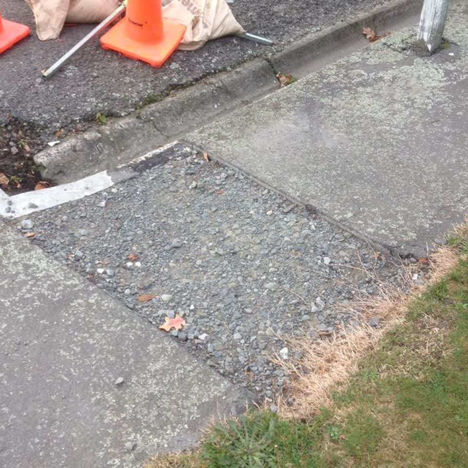 The photograph attached to this roading/streets report