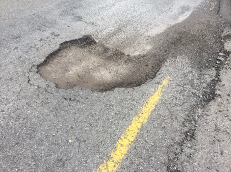 The photograph attached to this roading/streets report