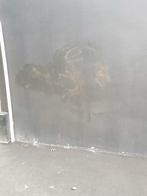 Graffiti, a report photo