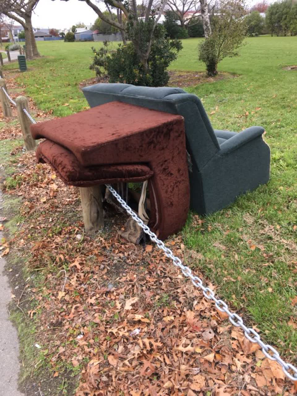 The photograph attached to this rubbish/recycling report