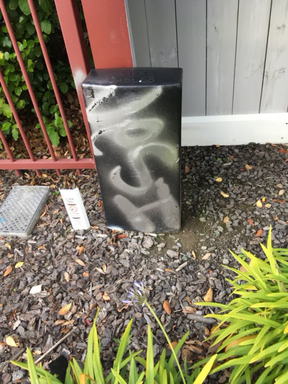The photograph attached to this graffiti report