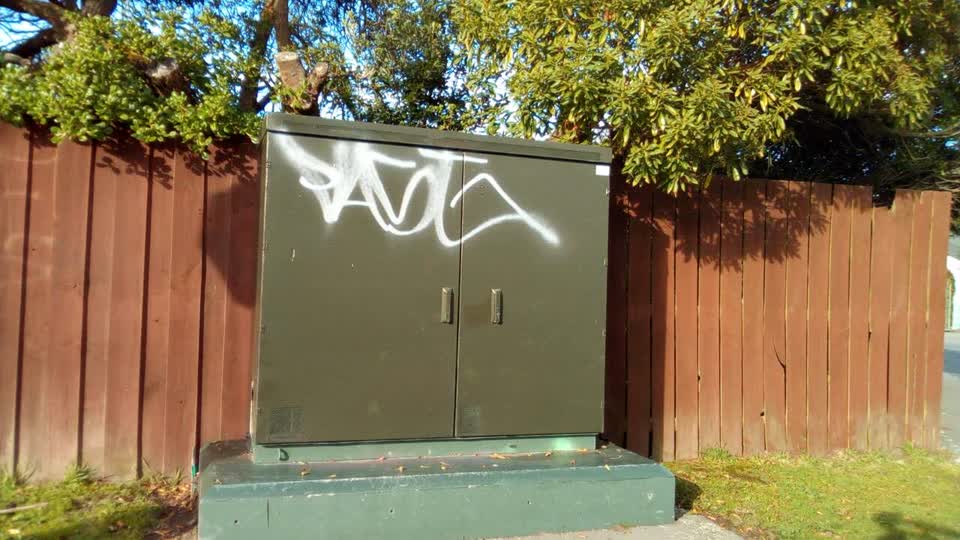 The photograph attached to this graffiti report
