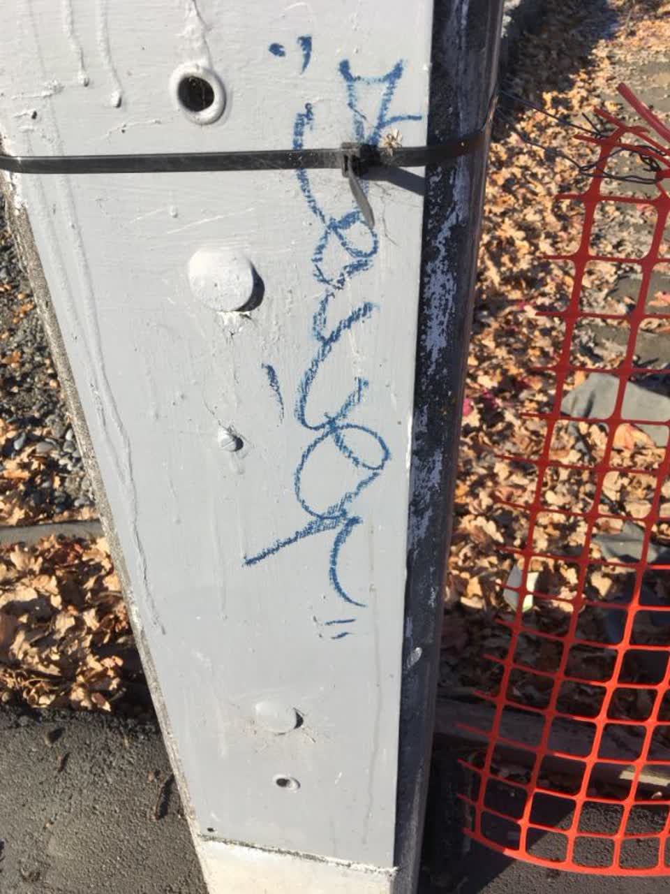 The photograph attached to this graffiti report
