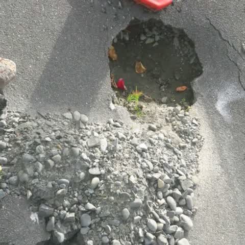 Roading/Streets, a report photo