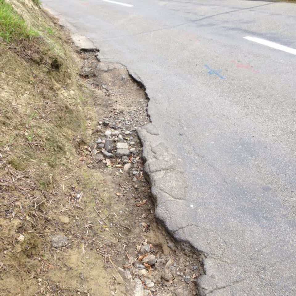 The photograph attached to this roading/streets report
