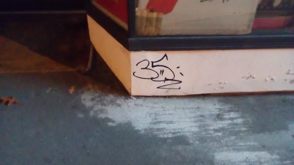 The photograph attached to this graffiti report