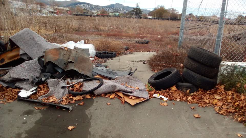 The photograph attached to this rubbish/recycling report