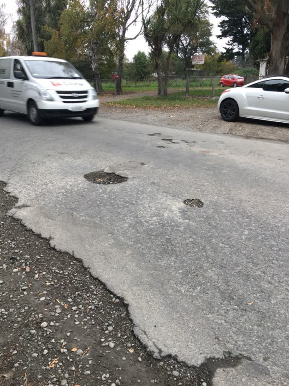 The photograph attached to this roading/streets report