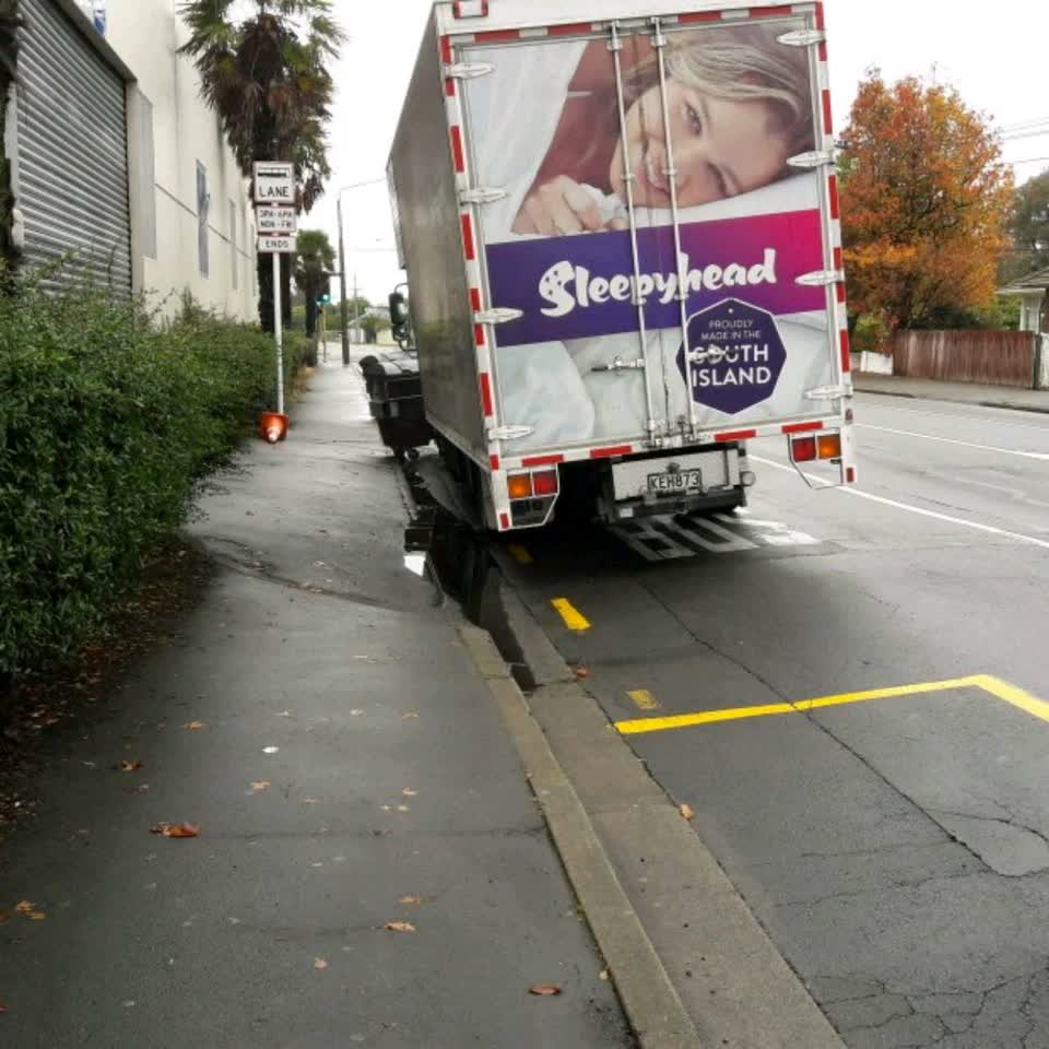 The photograph attached to this roading/streets report