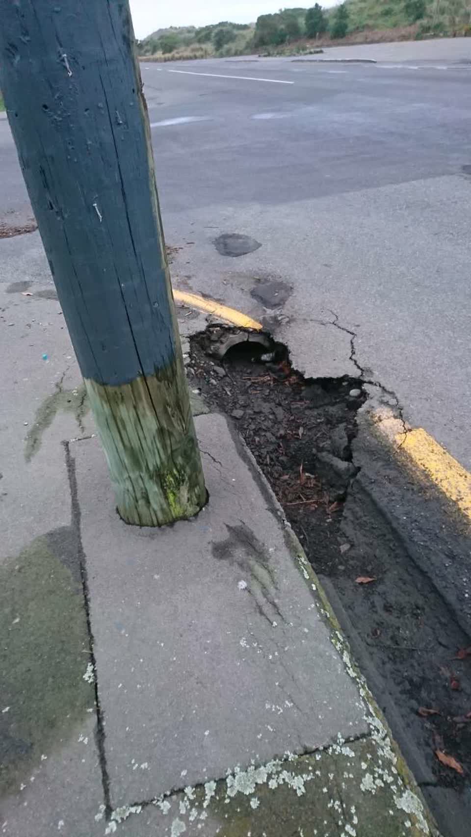 The photograph attached to this roading/streets report