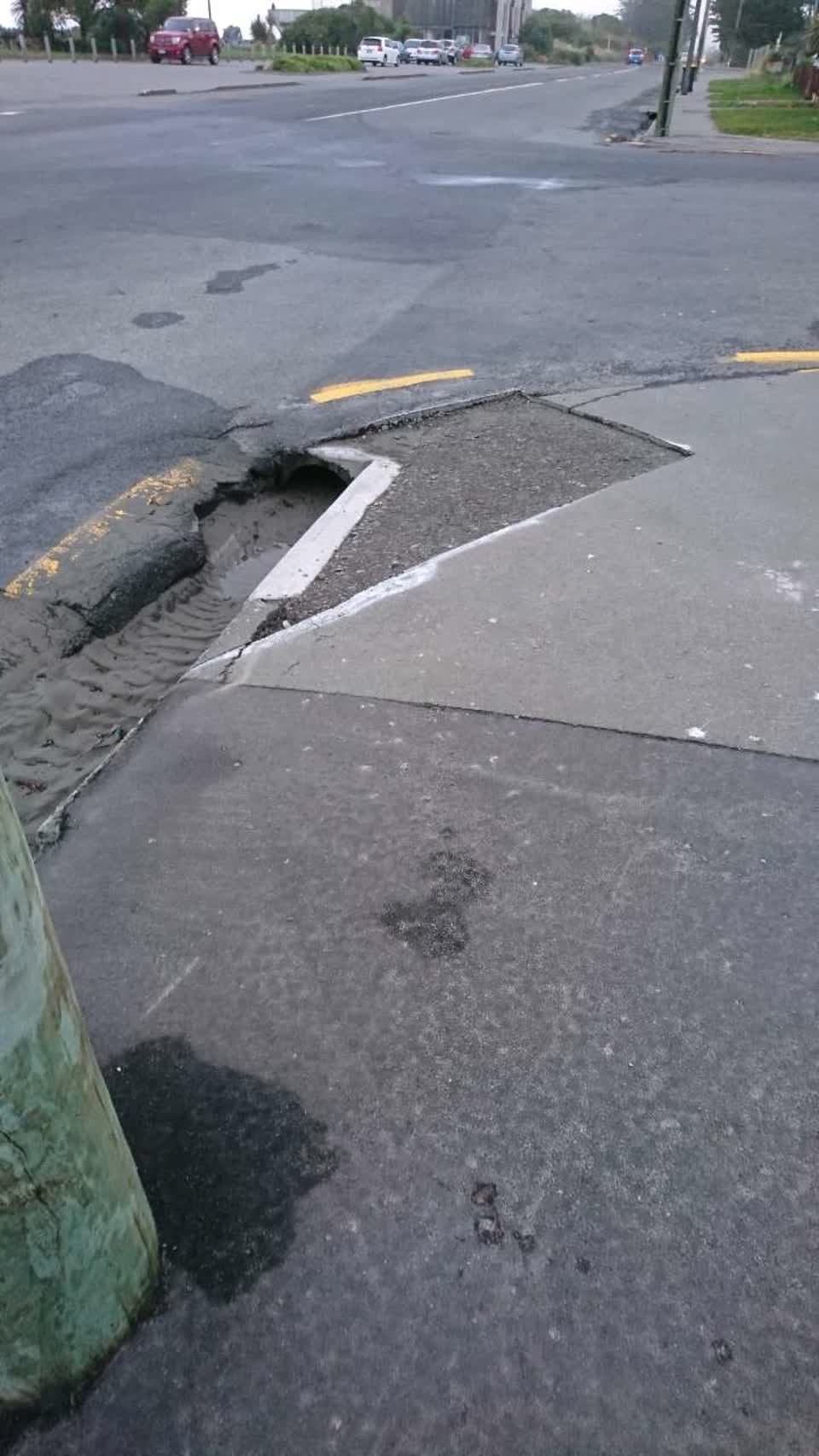 The photograph attached to this roading/streets report