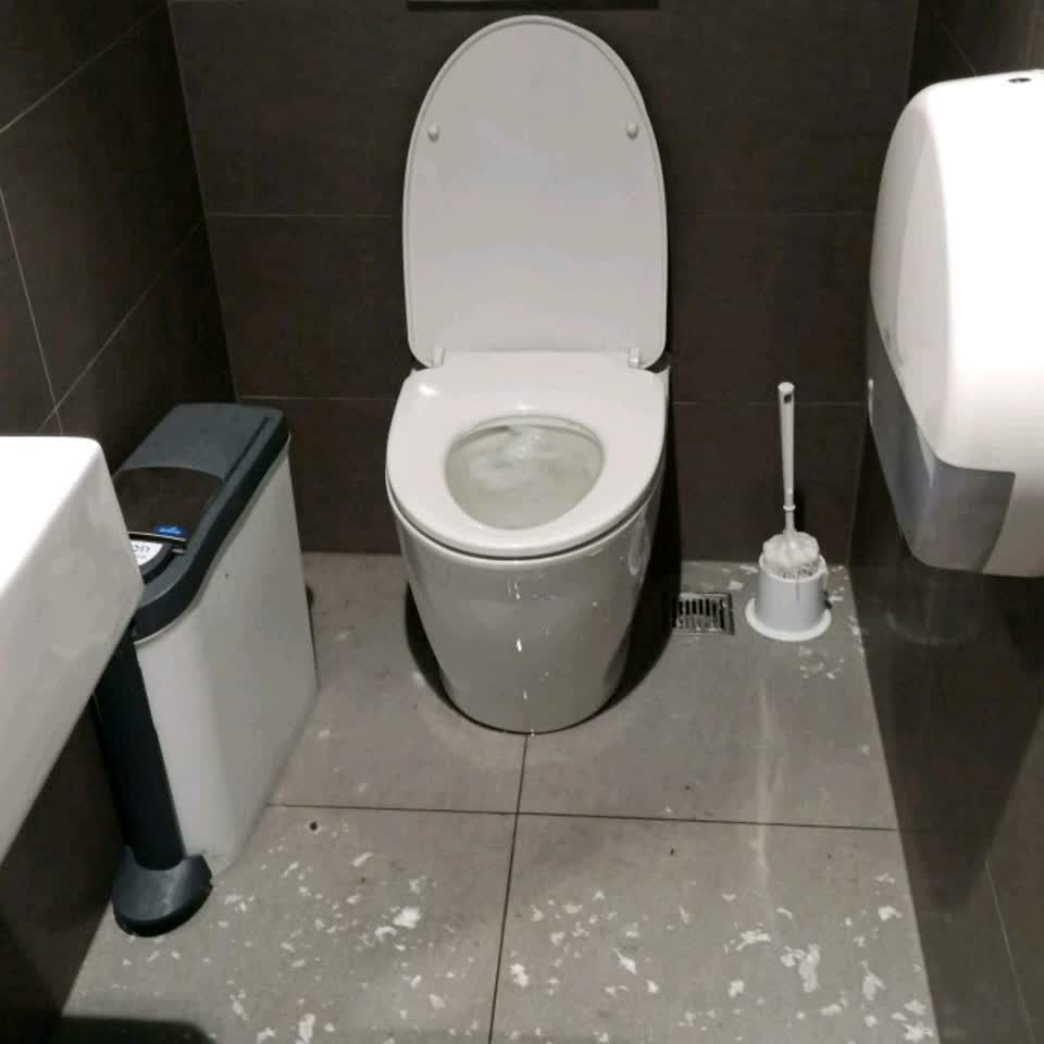 The photograph attached to this water supply report