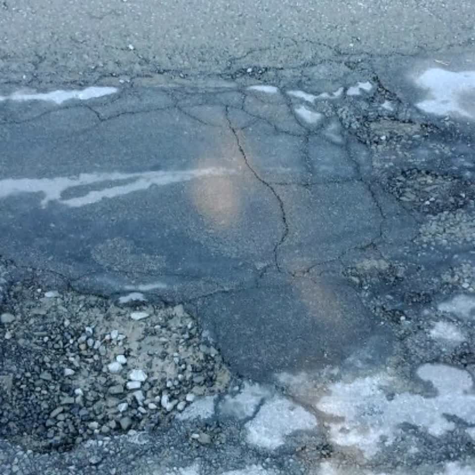 The photograph attached to this roading/streets report