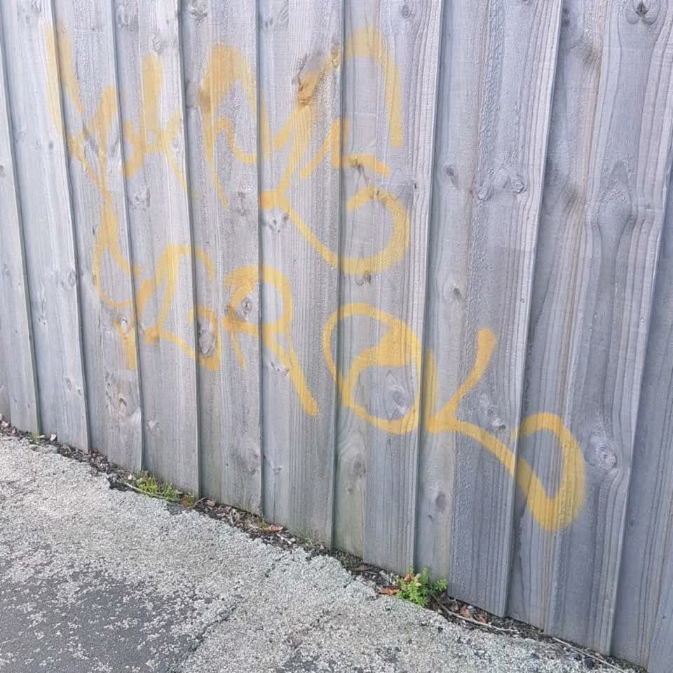 The photograph attached to this graffiti report